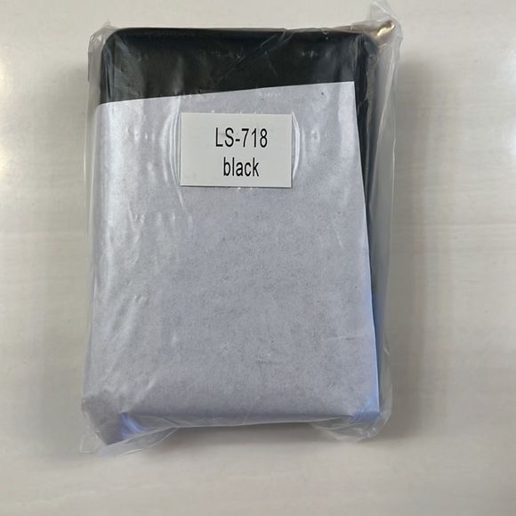 Quilted Studded Love Wallet - Black- Gift Idea - Picture 7 of 8